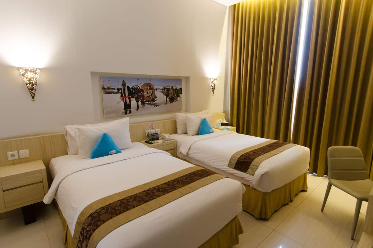 Premium bedding, minibar, free WiFi