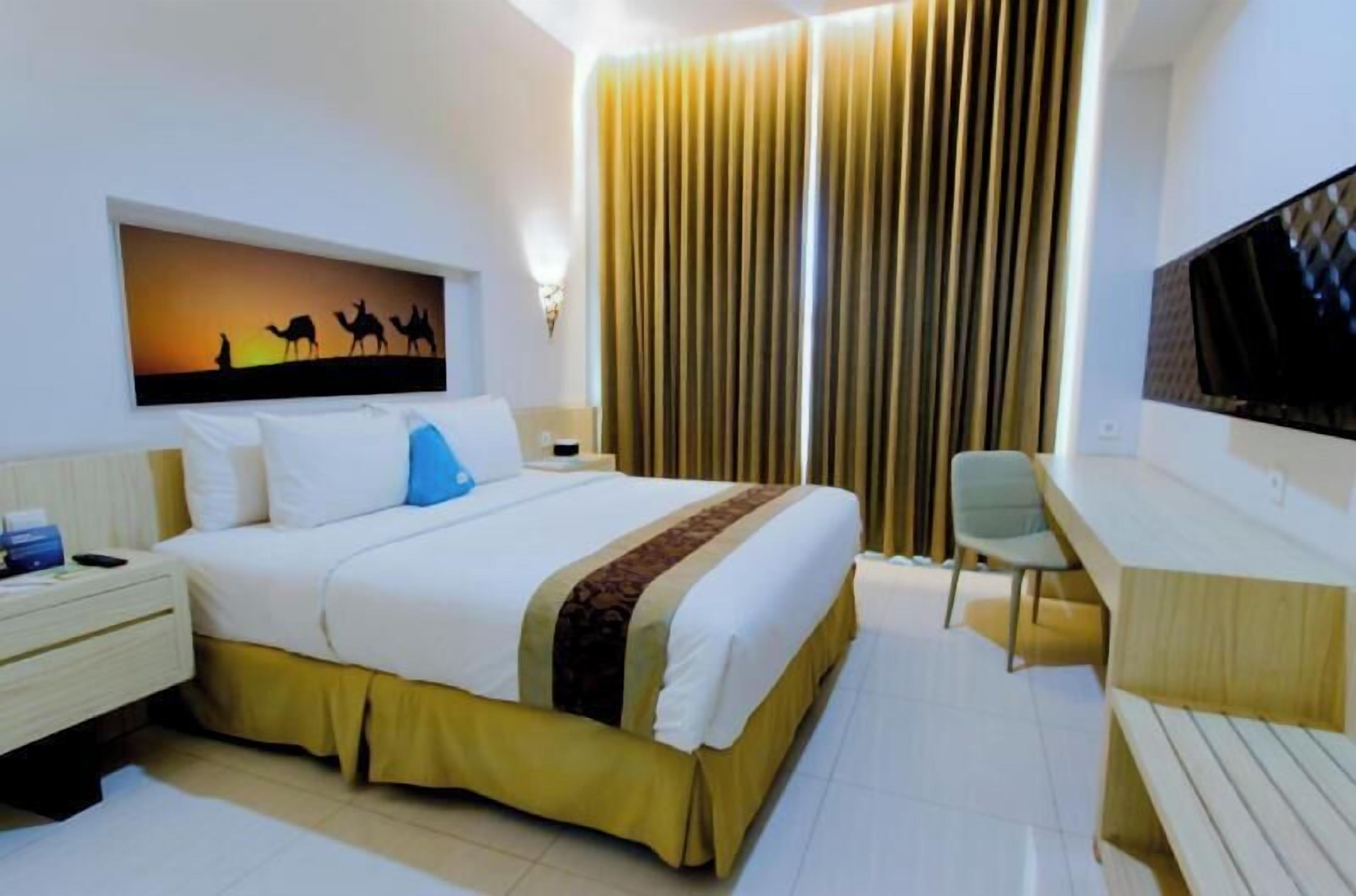 Premium bedding, minibar, free WiFi