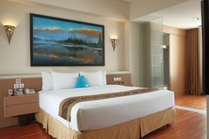 Premium bedding, minibar, free WiFi - Megaland Hotel (Surakarta)