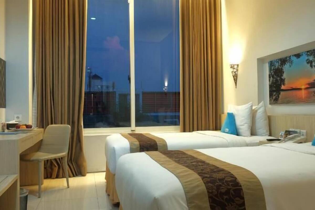Premium bedding, minibar, free WiFi