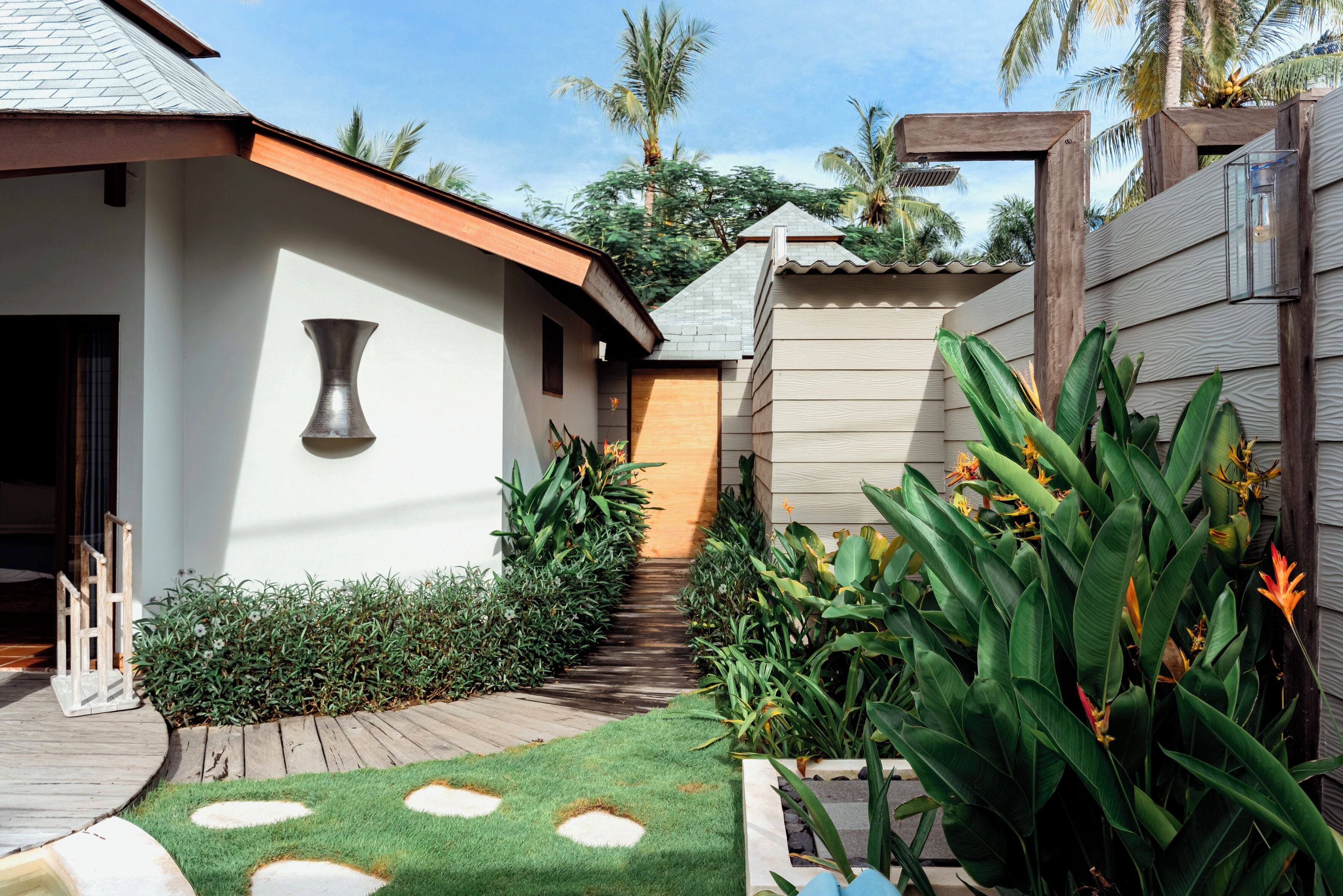 luxury one bedroom villa | minibar, in-room safe, desk, laptop workspace