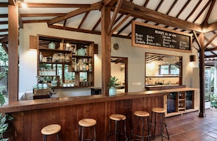 Bar (en la propiedad)