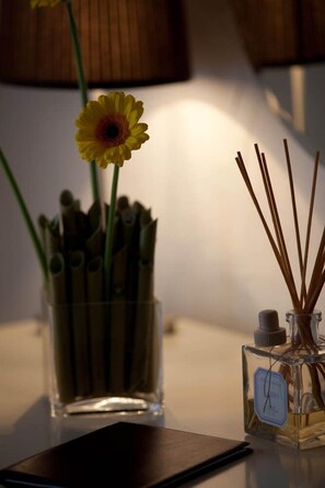 Premium bedding, minibar, desk, free cribs/infant beds