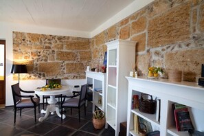 Premium bedding, minibar, desk, free cots/infant beds - B&B Case Giannone (Santa Flavia)