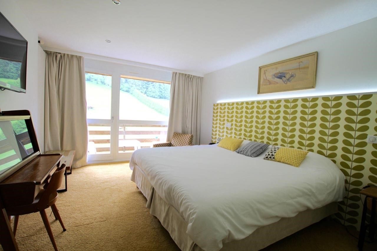 autrefois room | desk, free cots/infant beds, rollaway beds, free wifi