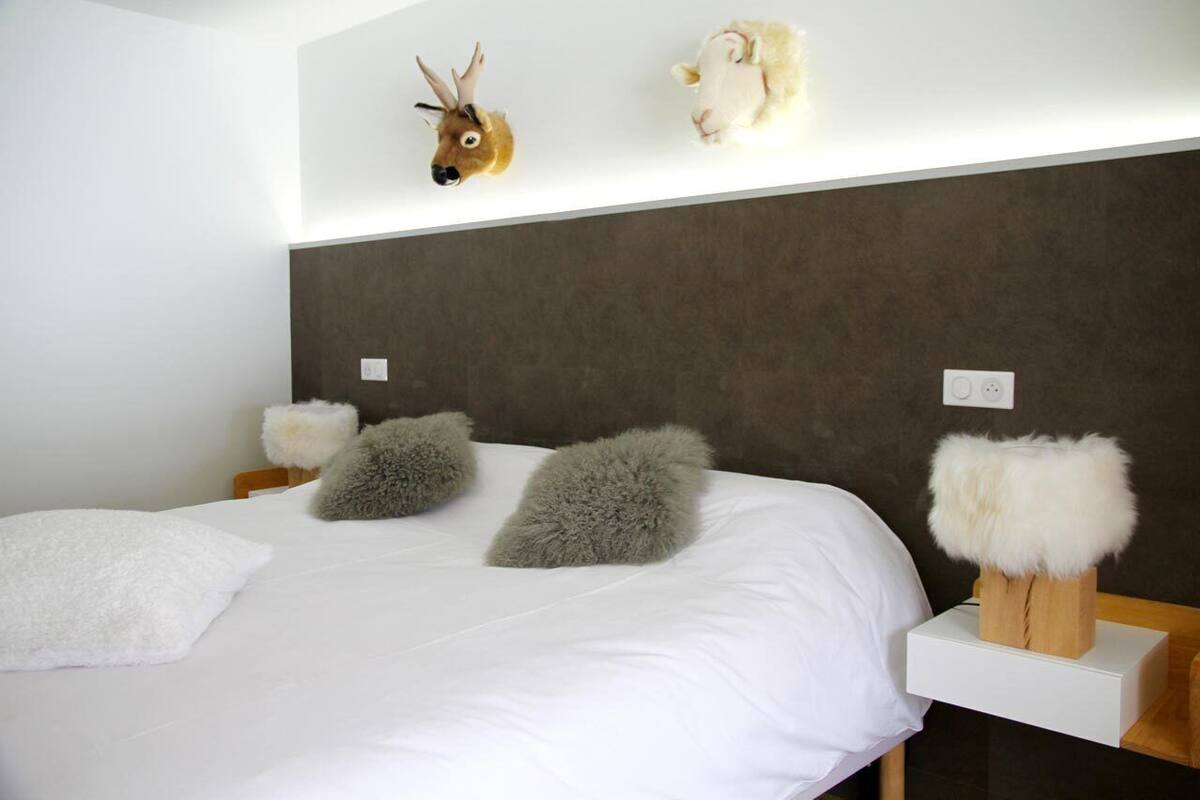 room (douillette ) | desk, free cots/infant beds, rollaway beds, free wifi