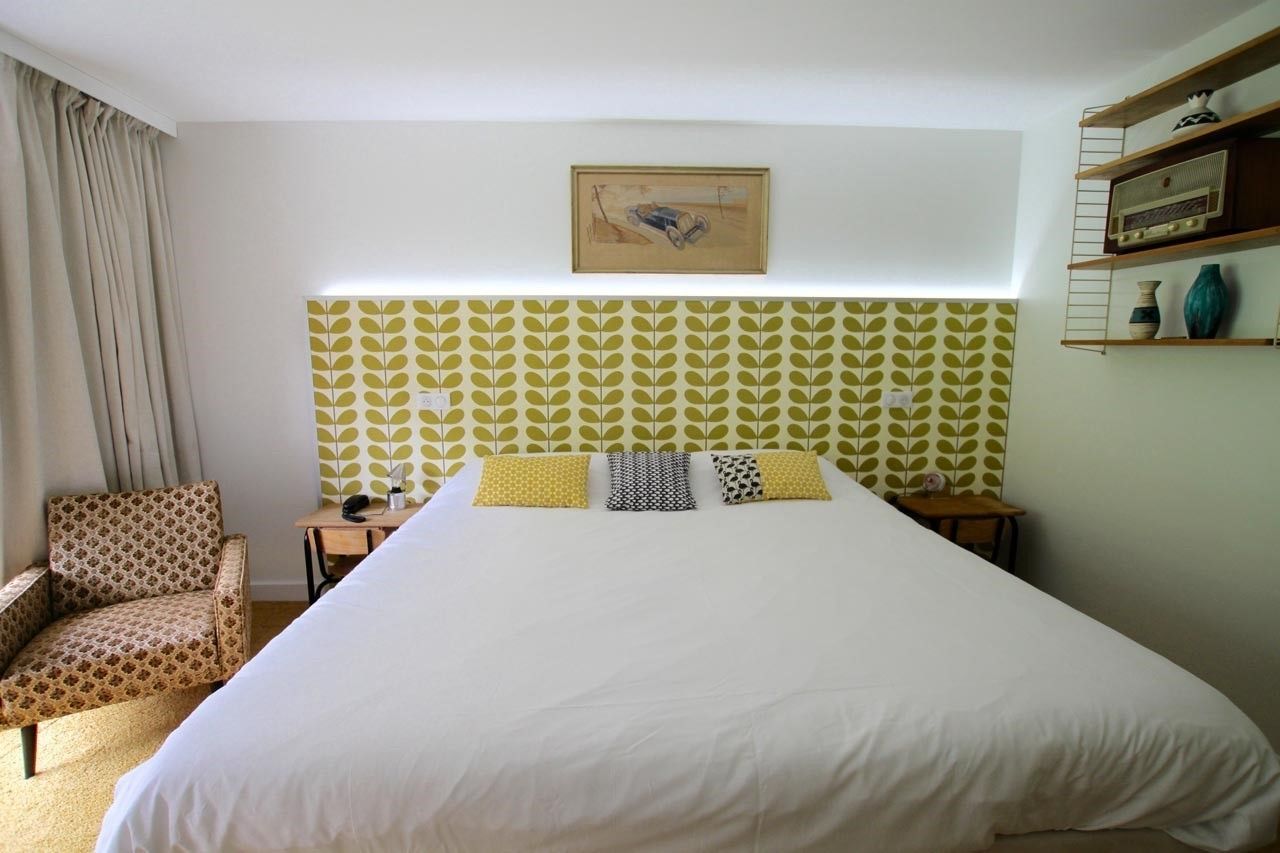 autrefois room | desk, free cots/infant beds, rollaway beds, free wifi