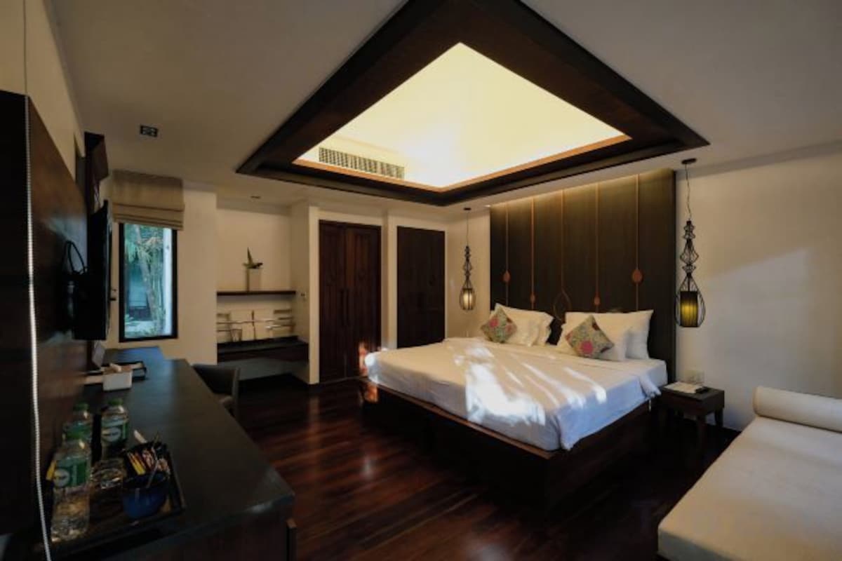 Minibar, in-room safe, desk, blackout drapes