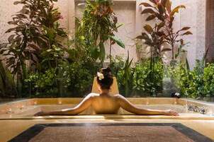 Bañera de hidromasaje exterior