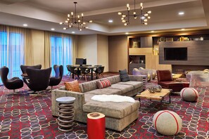Lobby - Four Points by Sheraton Fargo Medical Center (Fargo)