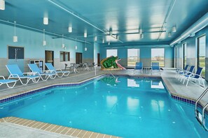 Kolam renang tertutup 