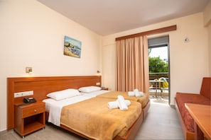 Studio Supérieur | Literie de qualité supérieure, rideaux occultants, chambres insonorisées