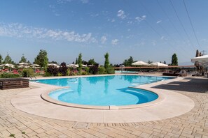 2 outdoor pools, open 9:00 AM to 8 PM, pool umbrellas, sun loungers - Agriturismo dei Grippi (Sona)