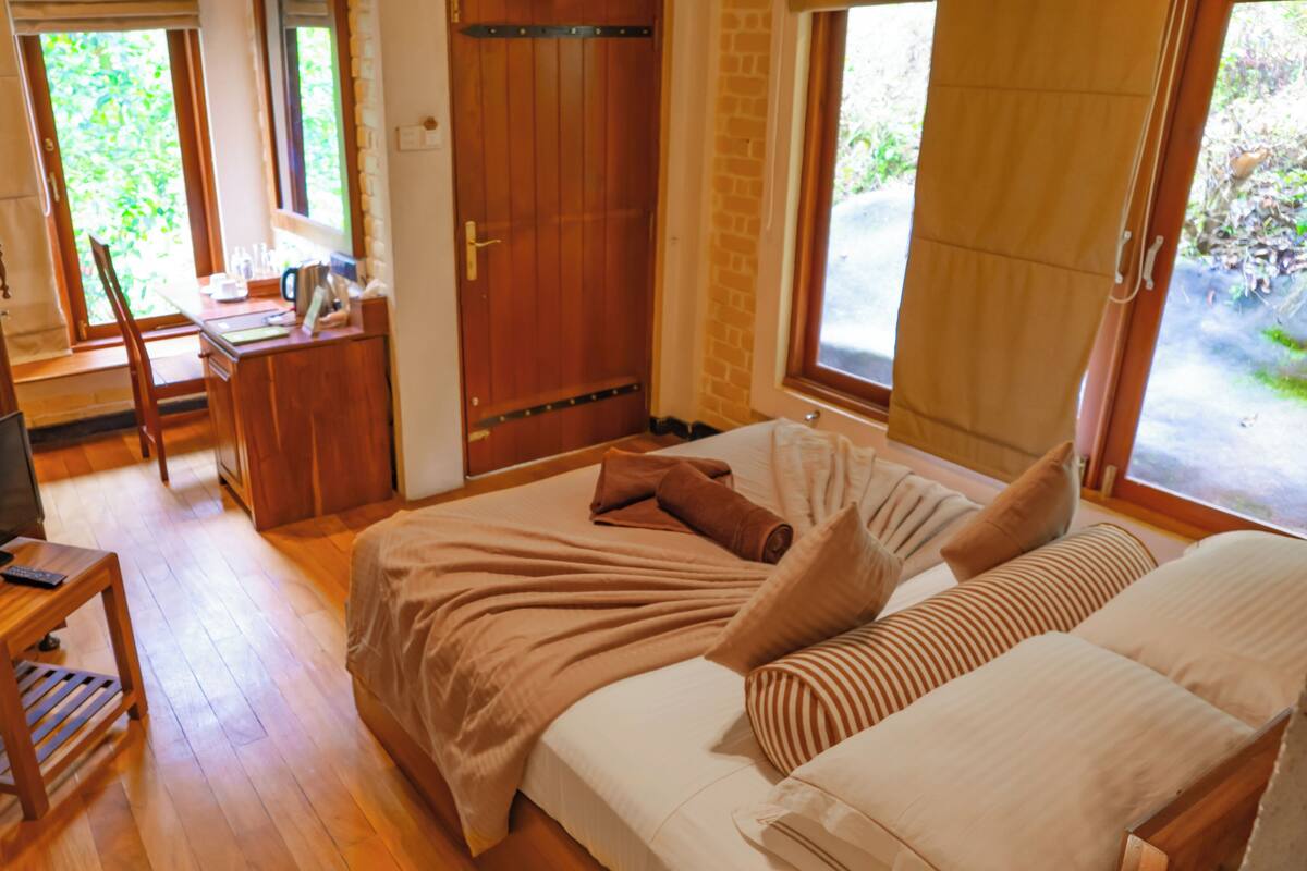 Casa de campo luxo, vista para o jardim, ao lado da montanha | Roupas de cama de algodão egípcio, roupas de cama premium