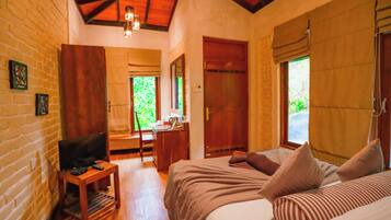 Deluxe-feriehus - udsigt til have - ved bjerg | 1 soveværelse, egyptiske bomuldslagner, premium-sengetøj