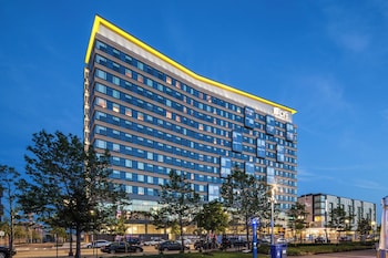 Hotel Exterior at Aloft by Marriott Boston Seaport District
