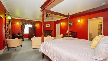 Deluxe Suite, Private Bathroom (Davenport)