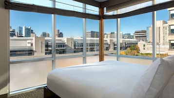 1 bedroom, pillow-top beds, in-room safe, desk