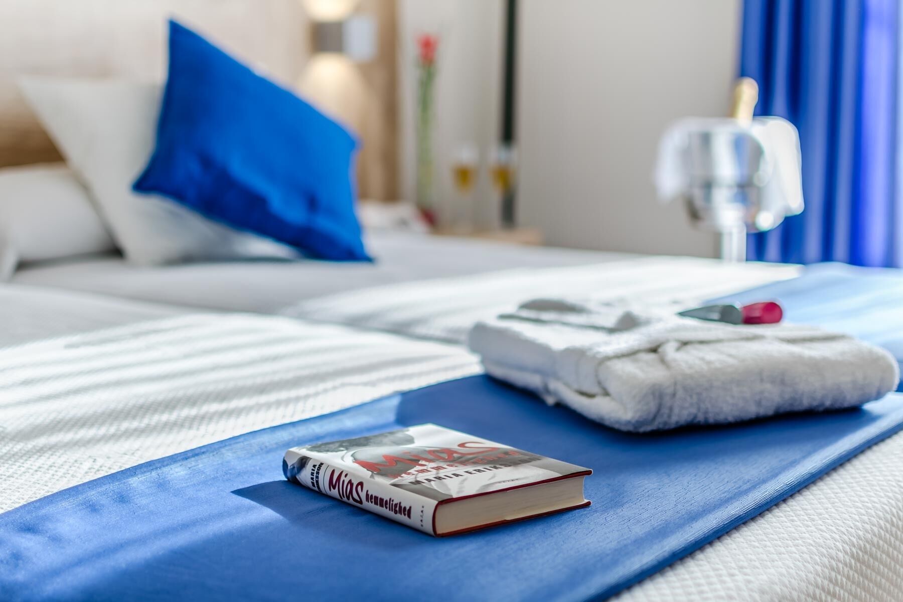 family room, terrace | minibar, in-room safe, desk, soundproofing