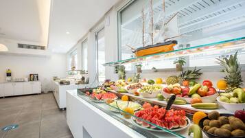 Breakfast, lunch and dinner served