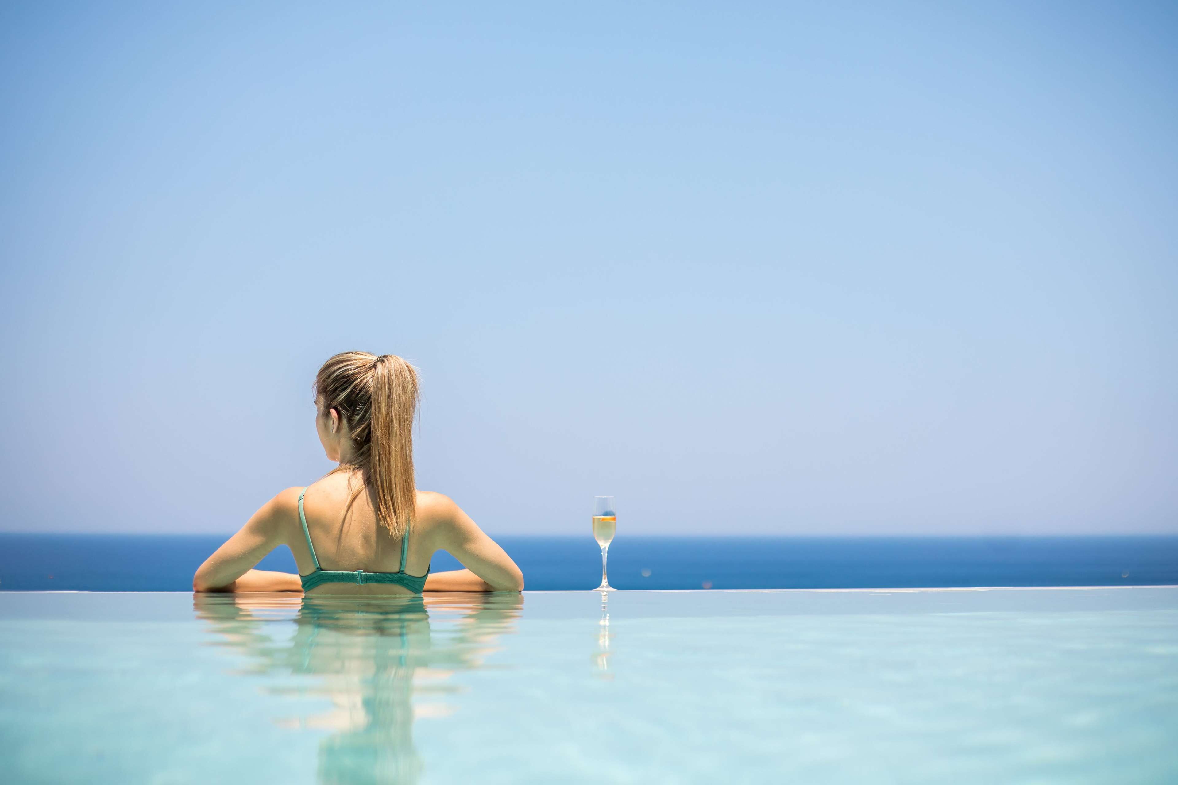 Executive Suite, Sea View, Private Pool | ห้องพักตกแต่งอย่างมีเอกลักษณ์, ตกแต่งพิเศษโดยเฉพาะ, โต๊ะทำงาน