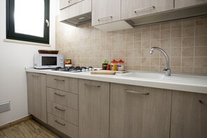 Fridge, microwave, stovetop, coffee/tea maker - Trapani Home (Trapani)
