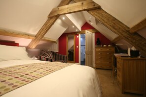 In-room safe, desk, soundproofing, iron/ironing board - Caemorgan Mansion (Cardigan)