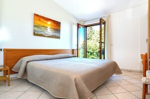 1 habitación, ropa de cama de alta calidad, escritorio y wifi gratis 