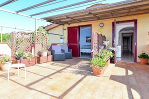 Panoramic Townhome, 1 Bedroom, Sea View (Belvedere) | 1 bedroom, premium bedding, desk, free WiFi