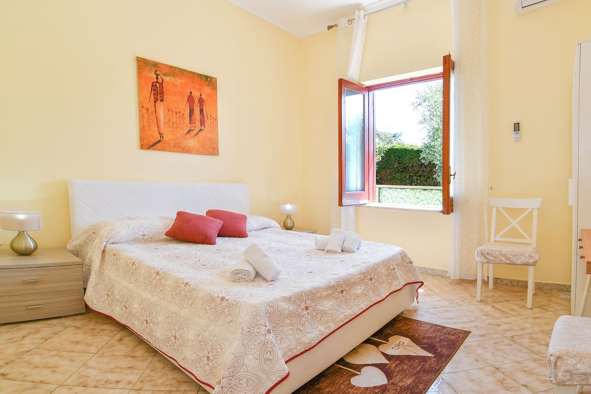 Family Apartment, 1 Bedroom, Private Bathroom, Ground Floor | 1 bedroom, premium bedding, desk, free WiFi