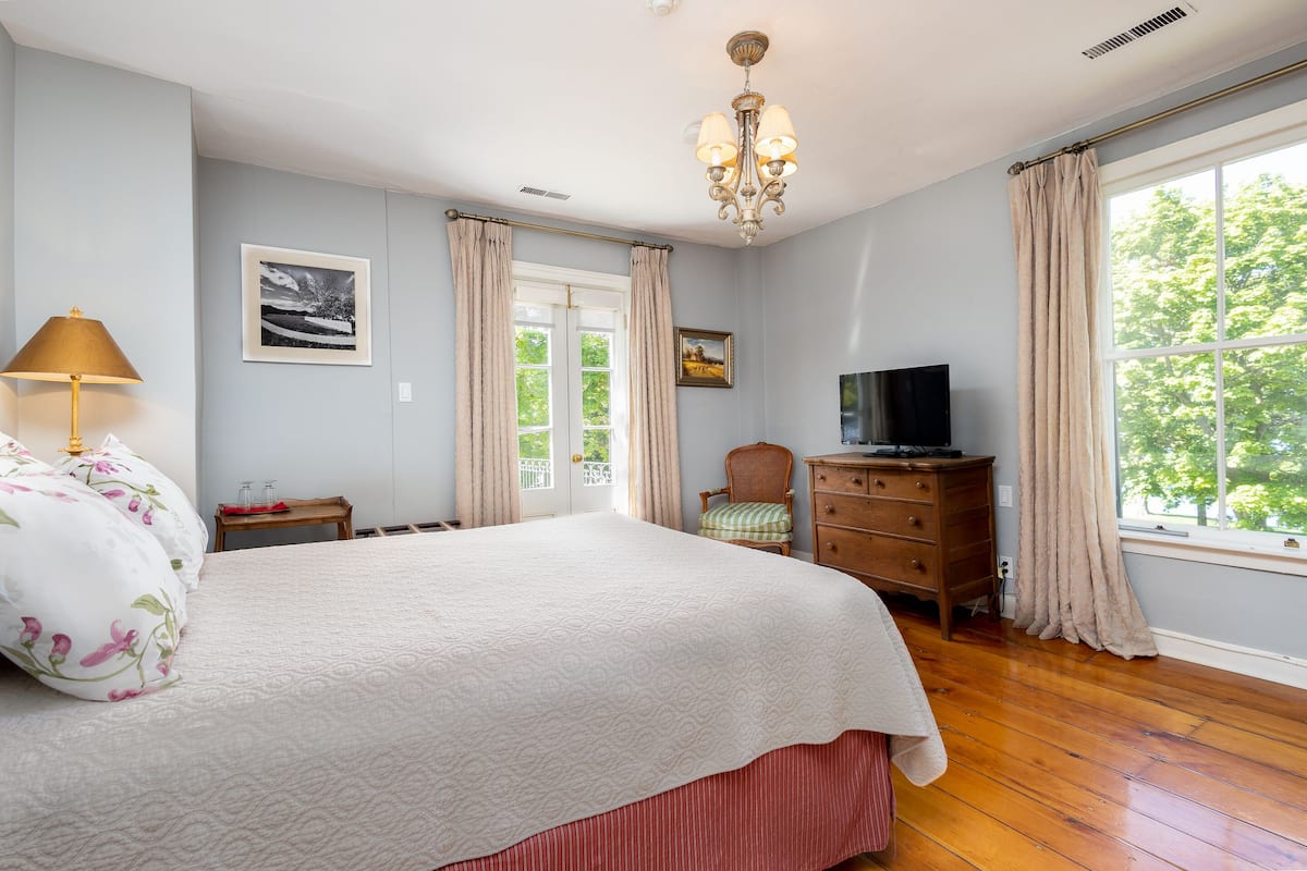 1 habitación, decoración personalizada y muebles diferentes