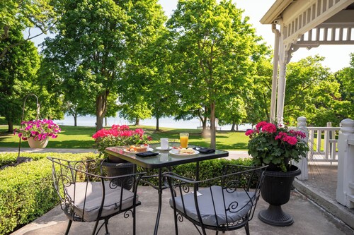 The Old Bank House Bed & Breakfast