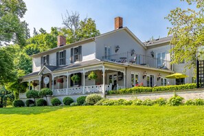 Front of property - The Old Bank House Bed & Breakfast (Niagara-on-the-Lake)