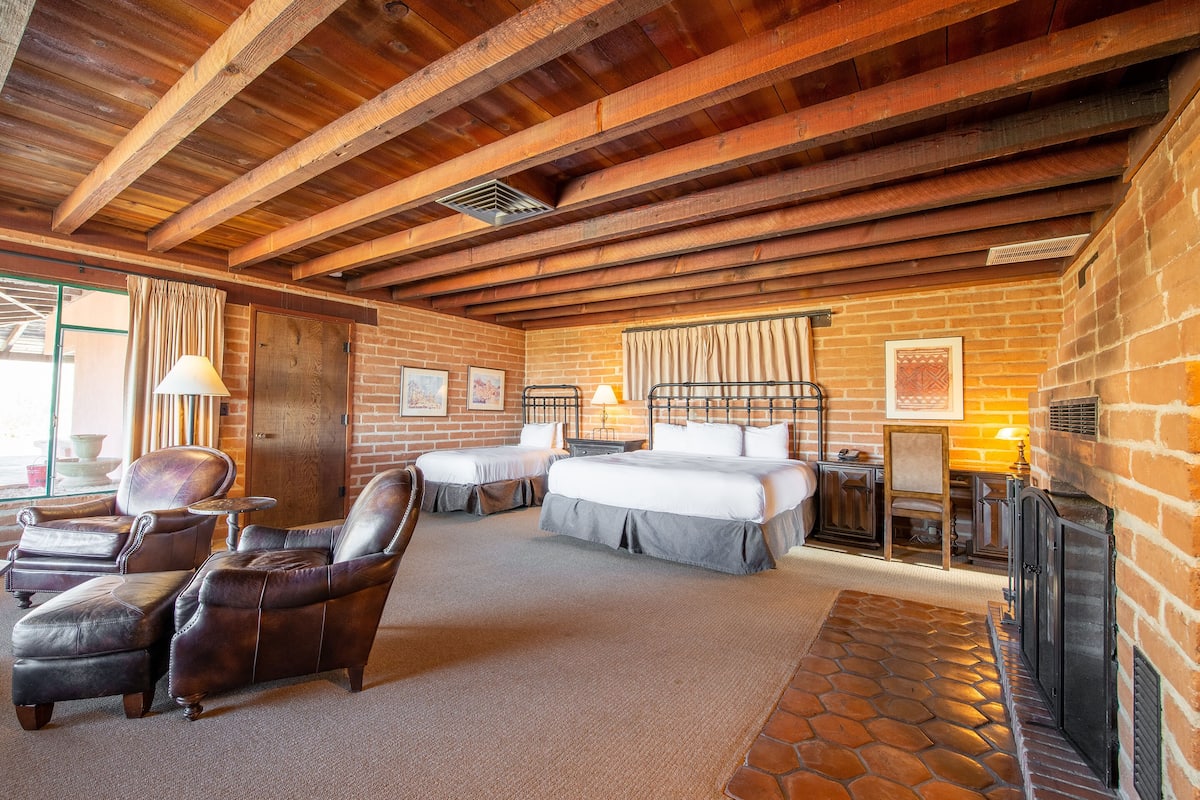 Room (Javalina Heights Casita King & Twin) | In-room safe, iron/ironing board, free WiFi, bed sheets