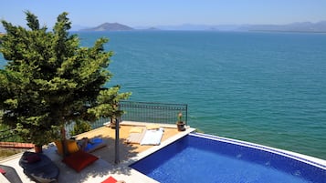 2 piscinas al aire libre, sombrillas, tumbonas