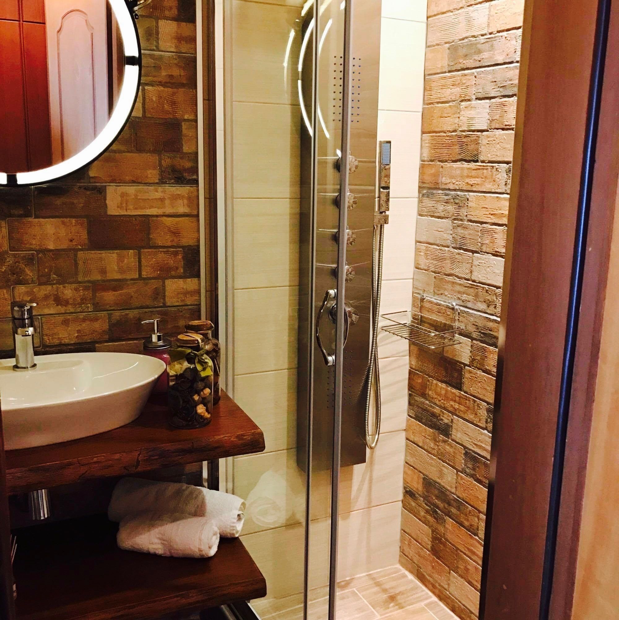 double room, garden view | jetted bathtub