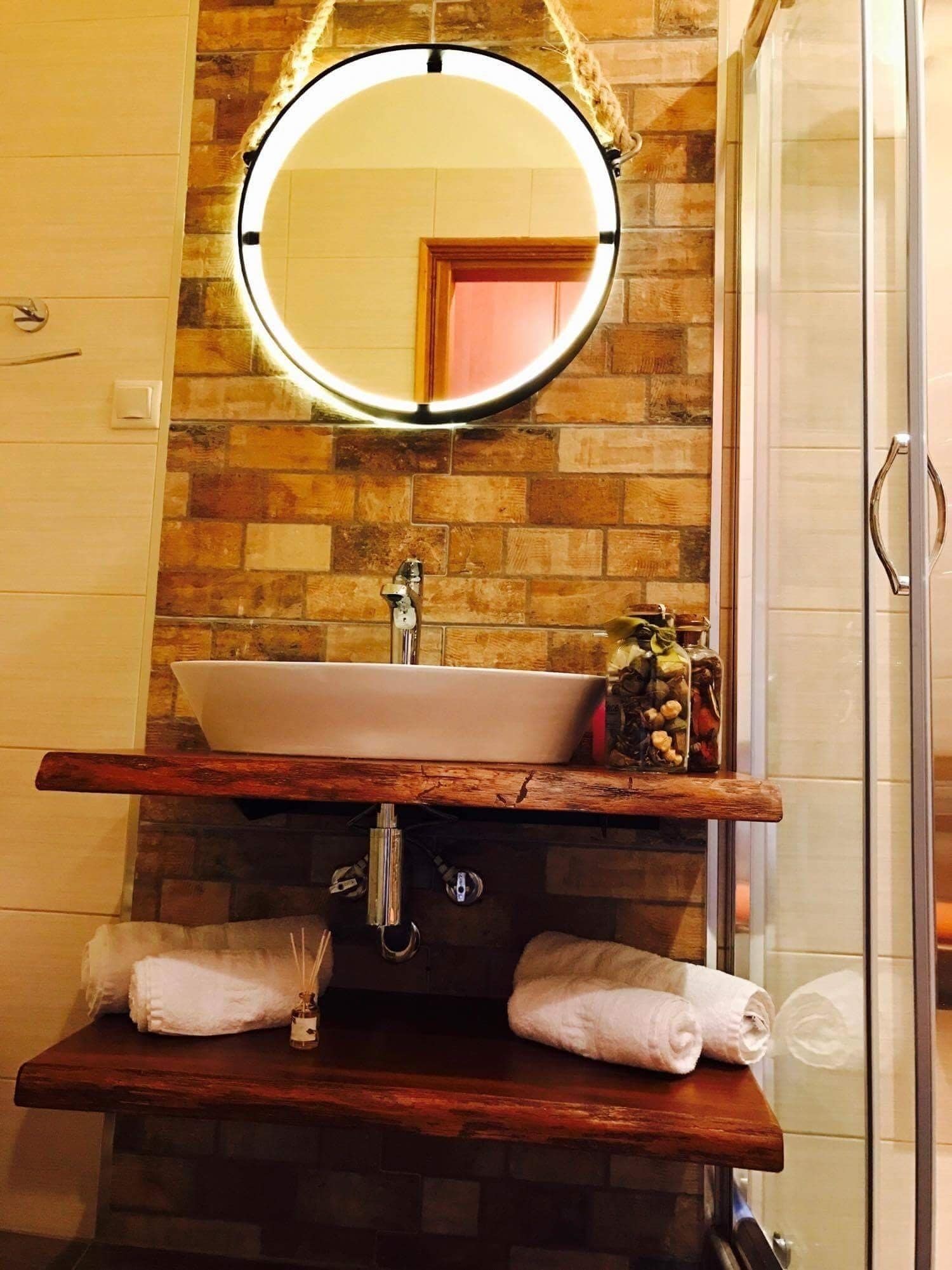 double room, garden view | bathroom sink