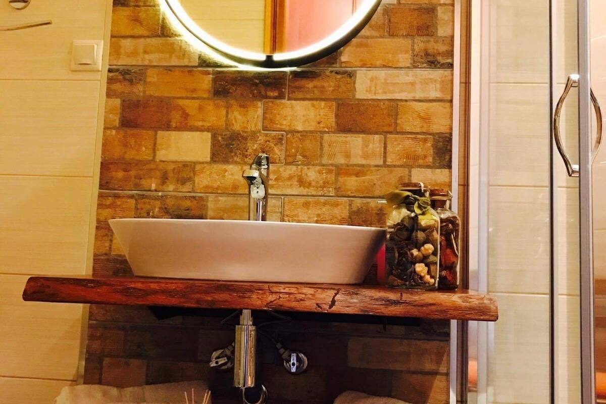 double room, garden view | bathroom sink