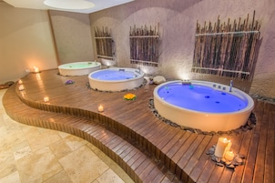 Bañera de hidromasaje interior