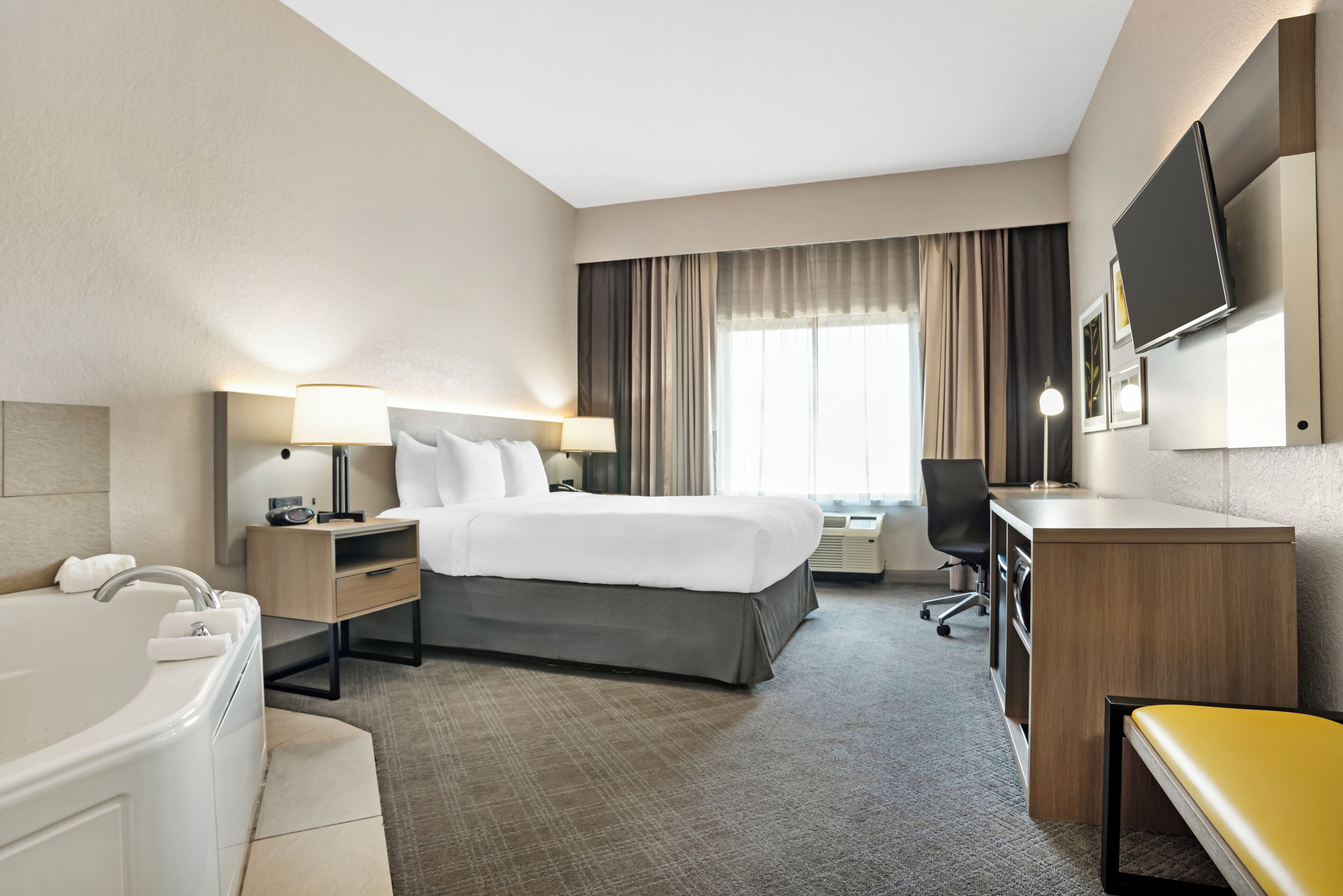 1 bedroom, down duvets, individually decorated, individually furnished