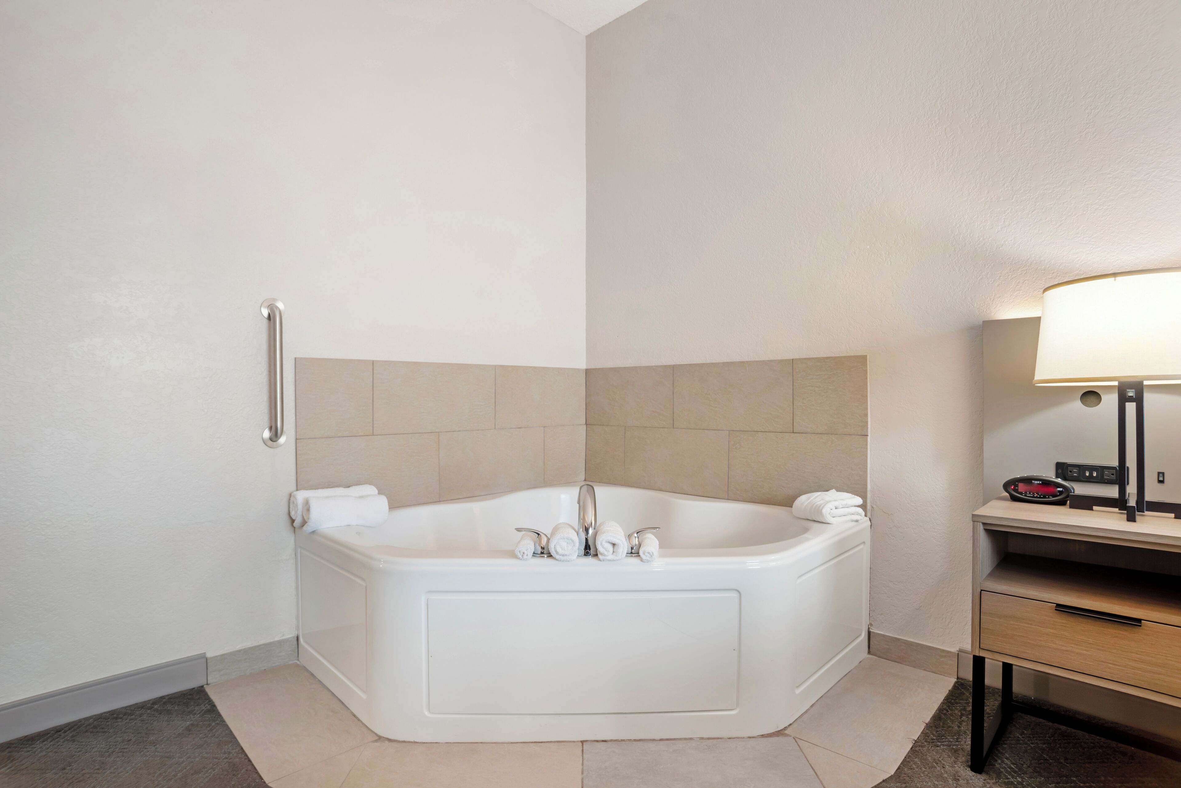 1 bedroom, down duvets, individually decorated, individually furnished