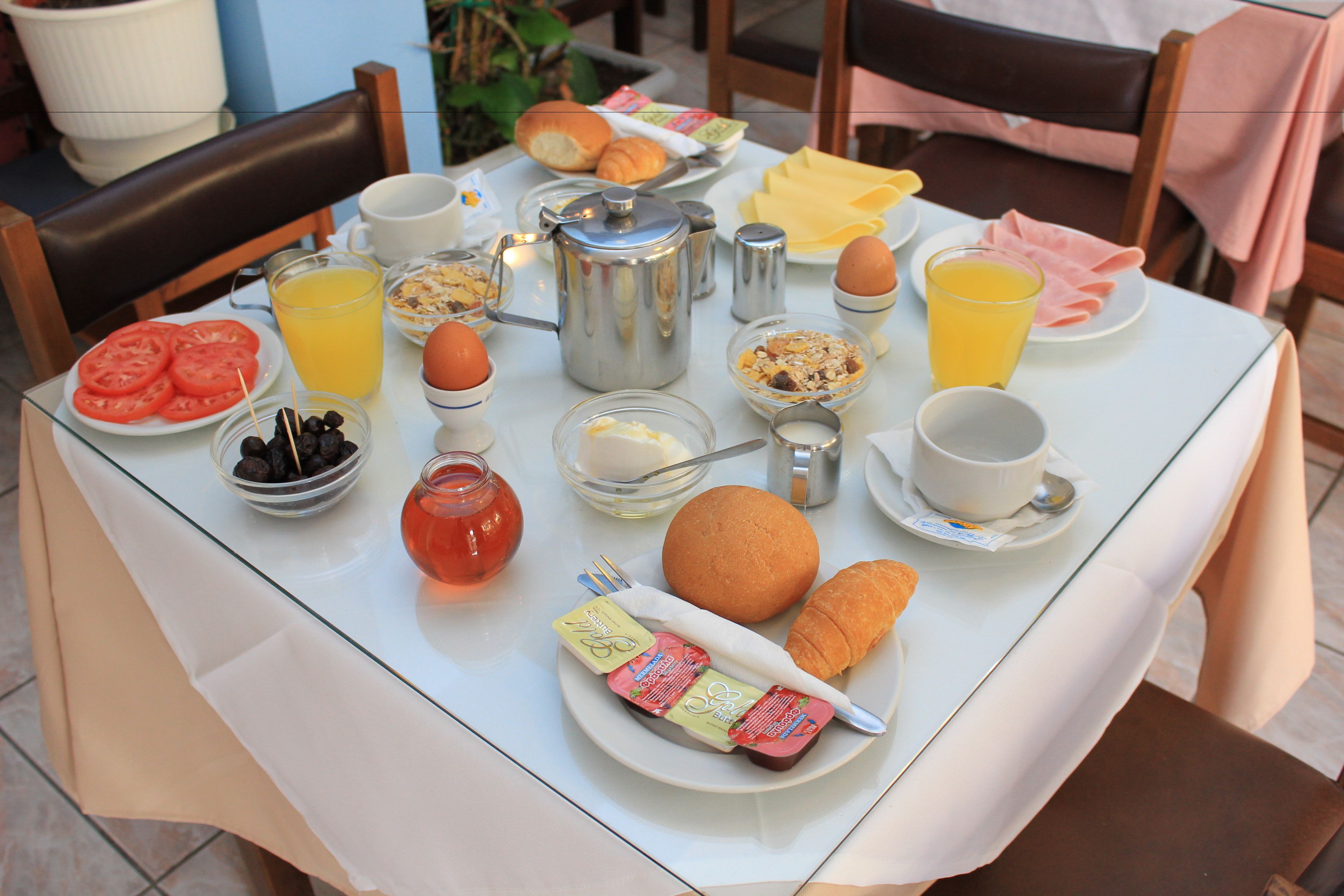 daily buffet breakfast (eur 4 per person)