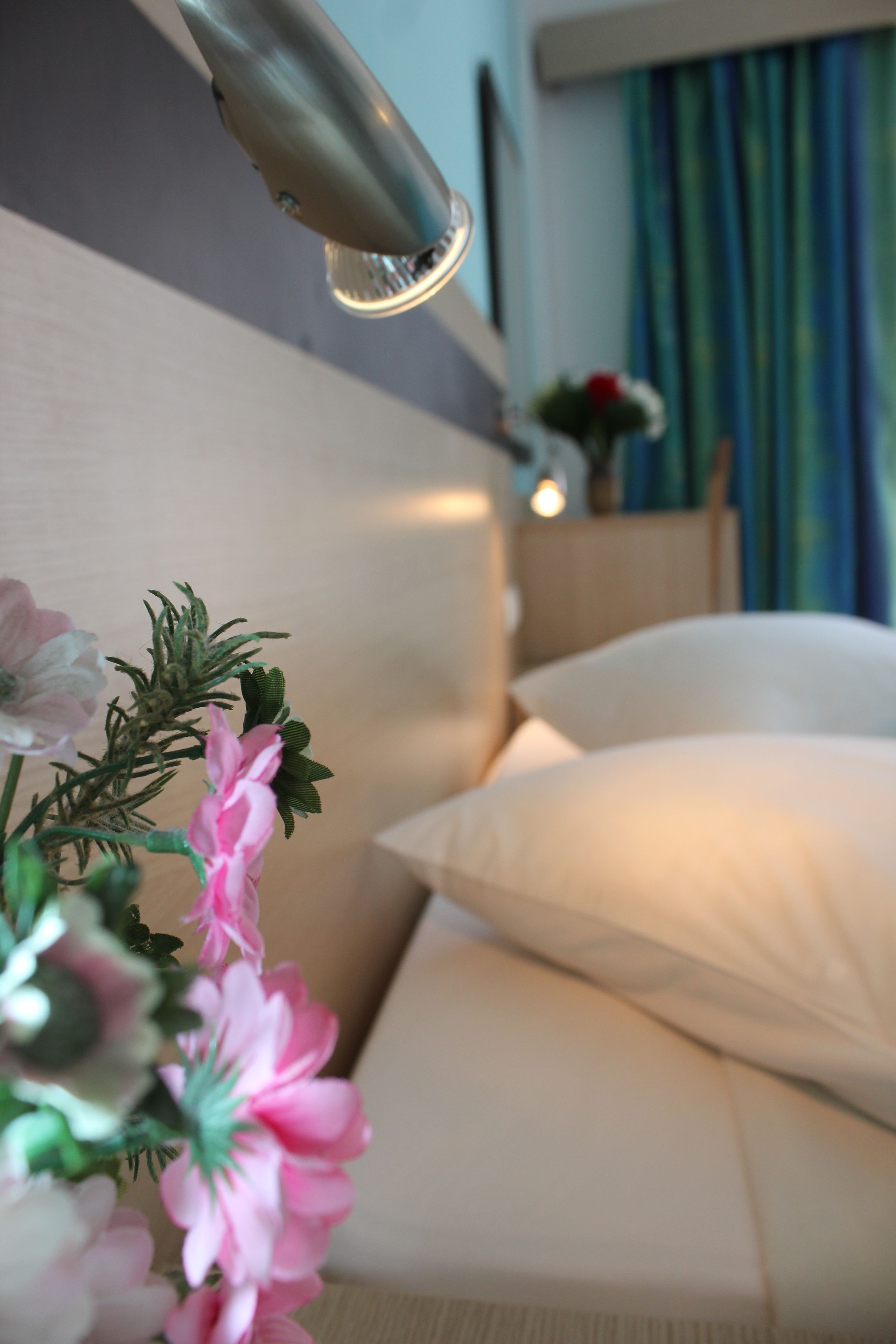 double or twin room | iron/ironing board, cots/infant beds, free wifi