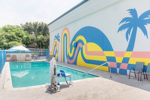 Outdoor pool - Sandcastle Inn (Tybee Island)