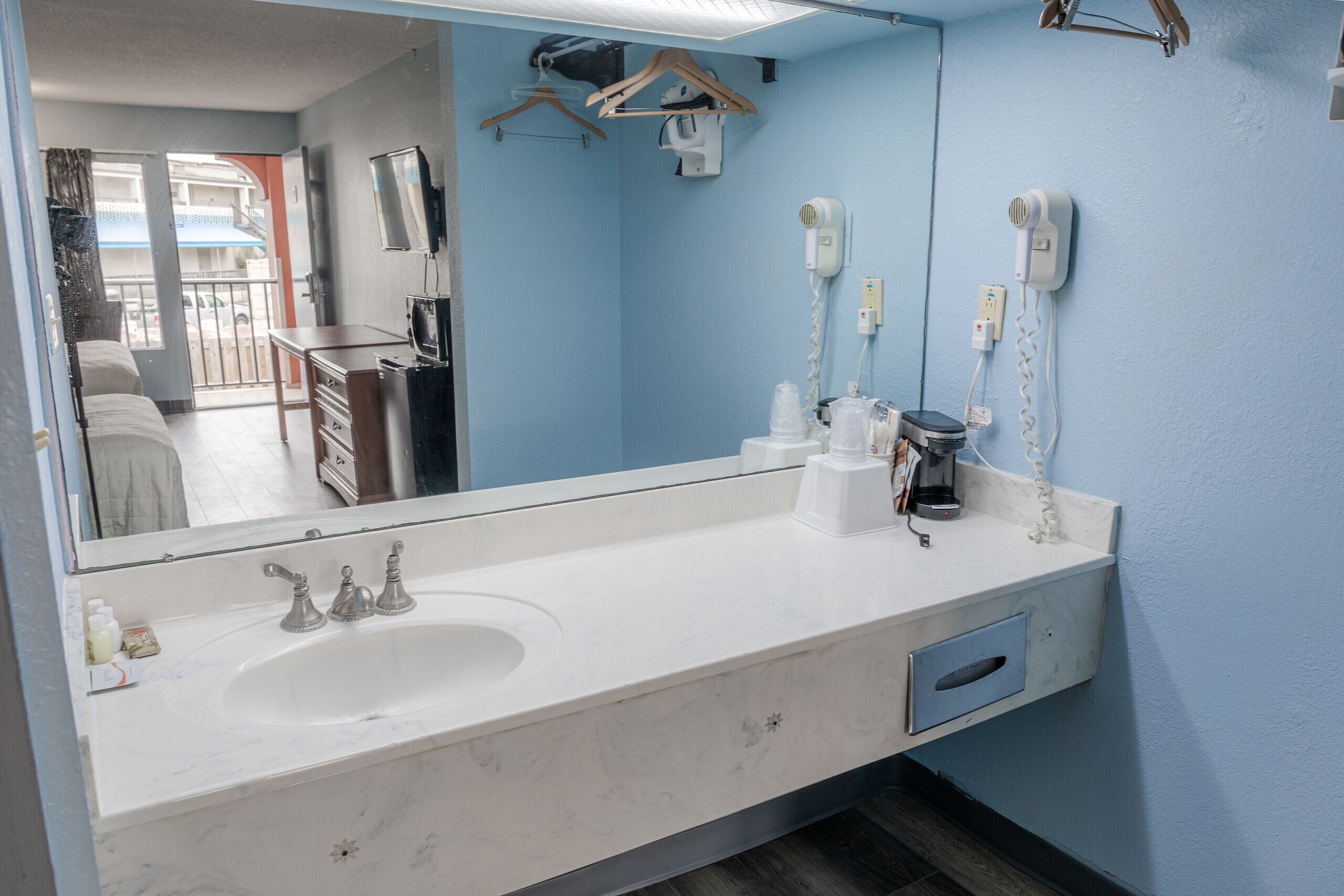 淋浴/盆浴组合、免费洗浴用品、毛巾