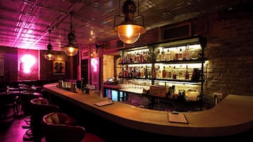 Cocktail bar