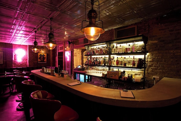 Cocktail bar