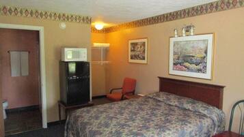 Desk, iron/ironing board, free WiFi