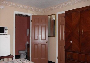 Desk, iron/ironing board, free WiFi