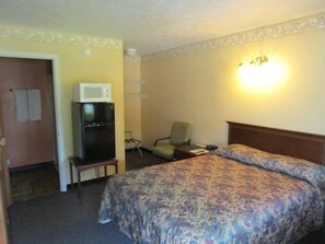Desk, iron/ironing board, free WiFi